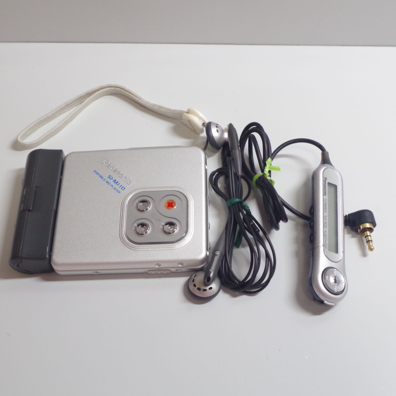 売り切れ　確認用MDプレーヤー SJ-MJ10 動作品 A7118 パナソニック SJ-MJ10 ポータブル MDプレーヤー - メルカリ