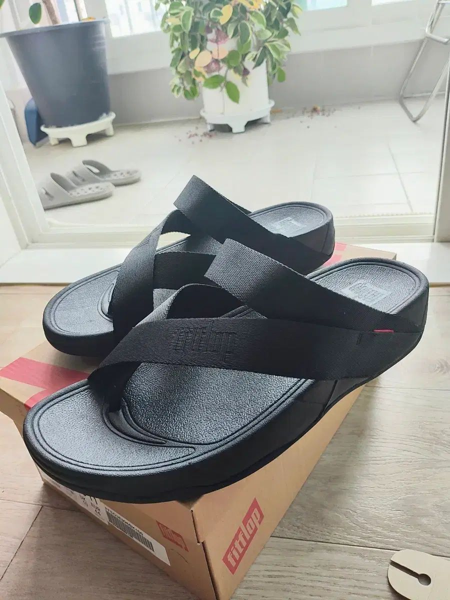 フィットフロップ メンズ サンダル ブラック UK 10 (NIKE 標準 285) 新品