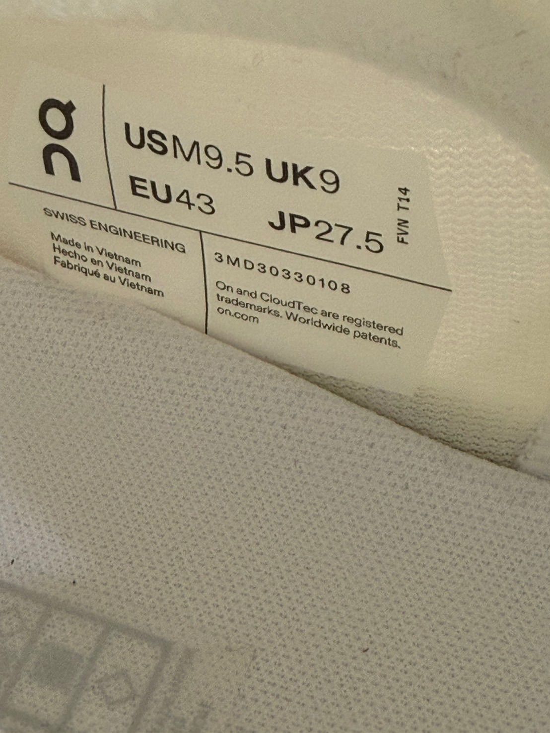 LOEWE×On　ロエベ×オン　CLOUDTILT　ALL　WHITE　箱付き美品　43　27.5㎝