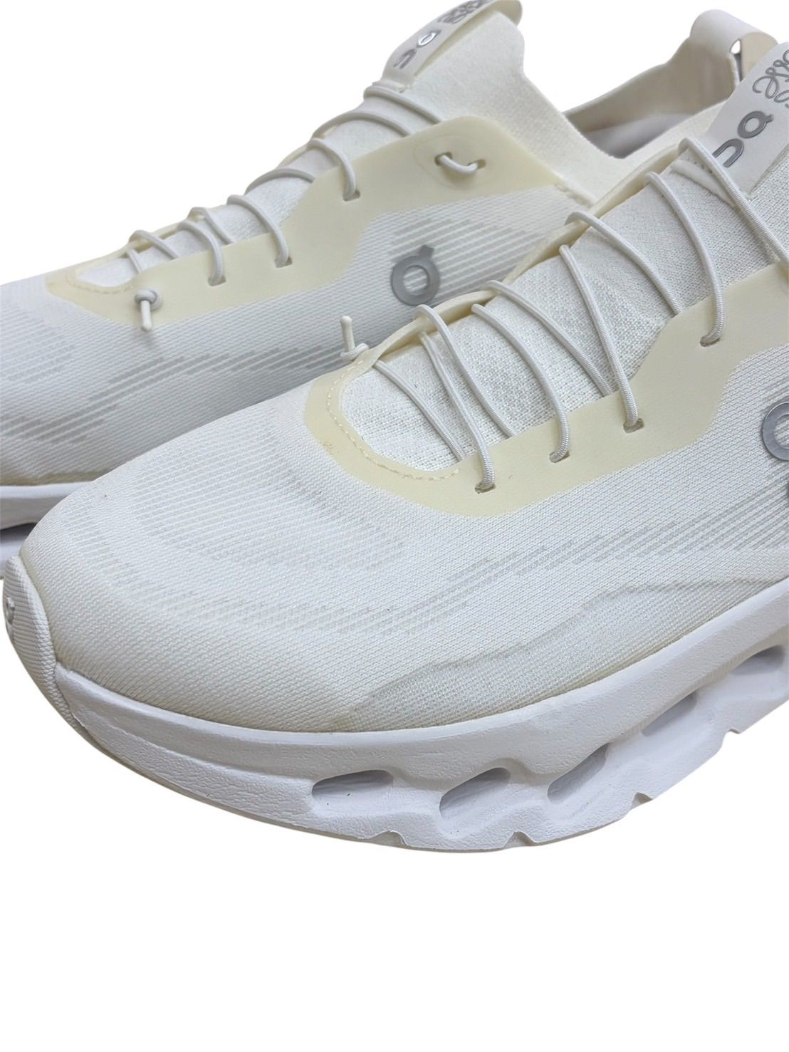 LOEWE×On　ロエベ×オン　CLOUDTILT　ALL　WHITE　箱付き美品　43　27.5㎝