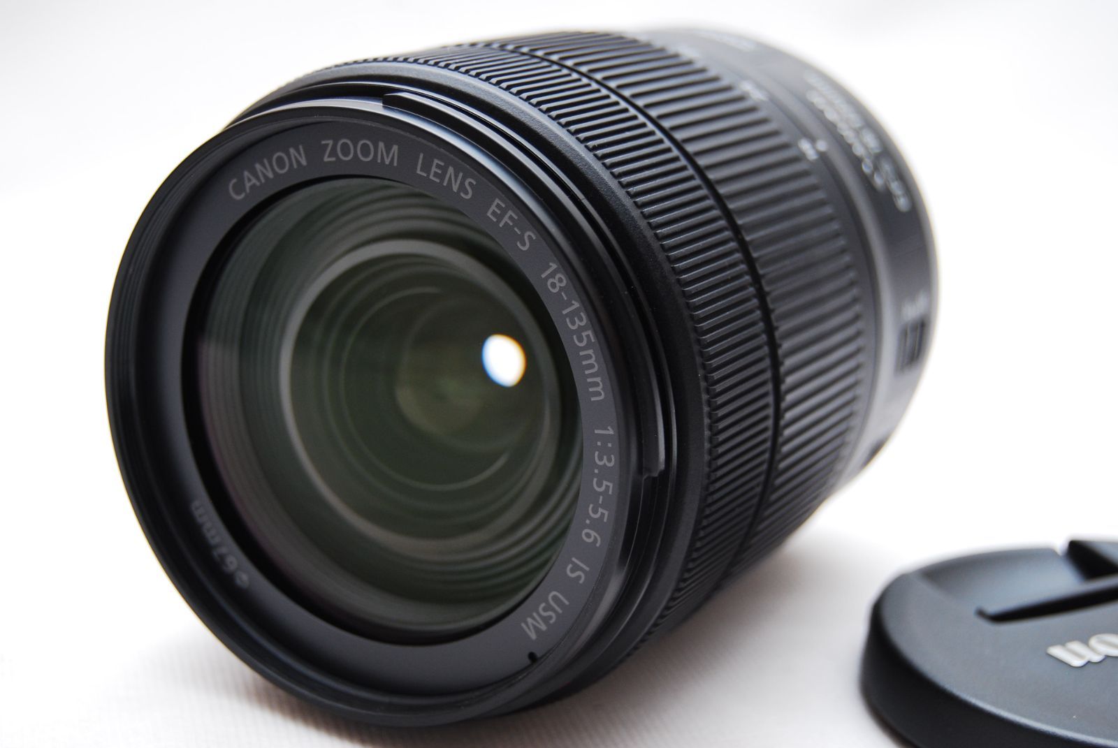 ★美品　Canon 標準ズームレンズ EF-S18-135㎜ F3.5-5.6 IS USM 　キヤノン★