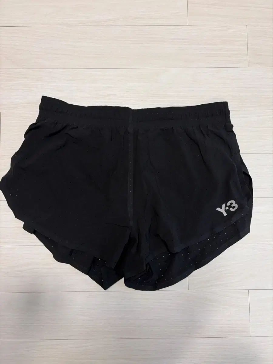 Y-3 ランニングショーツ
