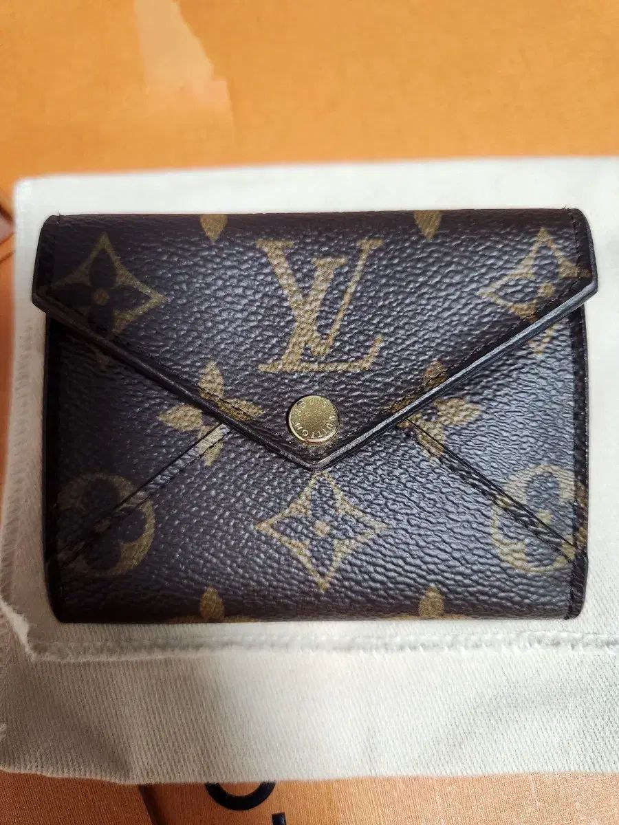 ルイヴィトン 財布 (フール セット)