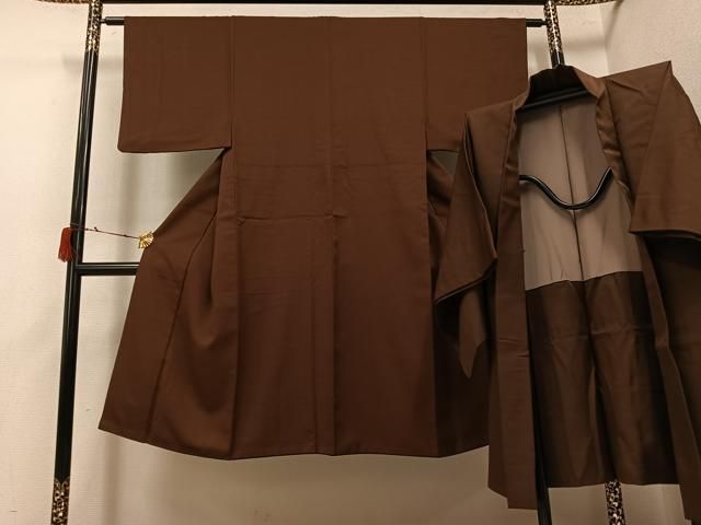平和屋着物●男性　洗える最高級着物　＜英＞はなぶさ謹製　アンサンブル　色無地　こげ茶色×憲法色　洗える着物　AABJ0024ph 33,800円