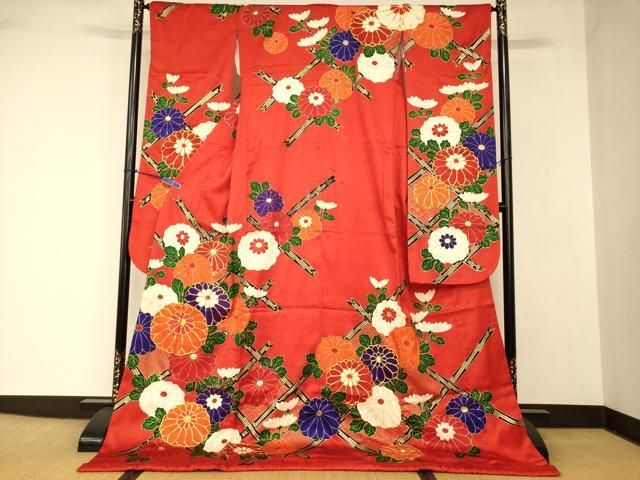 平和屋本店●お引きずり・お引き摺り・引き振袖　和装　結婚式　舞妓　芸妓　芸者　衣装　駒刺繍　草花菱文　金彩　逸品　AABJ2755fw