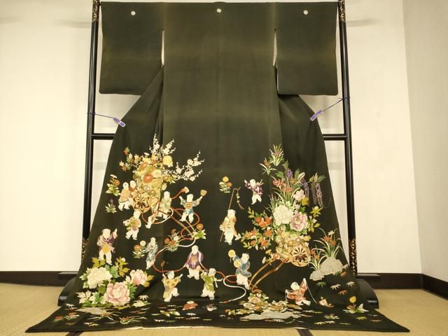 平和屋本店●お引きずり・お引き摺り　黒留袖　和装　舞台　舞妓　芸妓　芸者　衣装　手描き　駒刺繍　童子花車文　金彩　逸品　AABJ2810fw