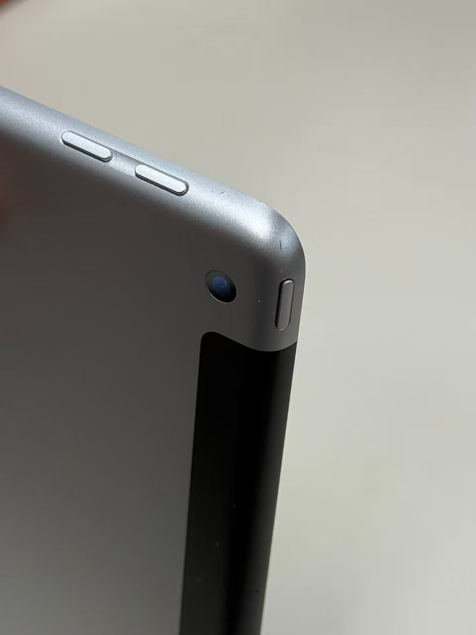 iPad 第5世代 32GB スペースグレイ 91%バッテリー - メルカリ