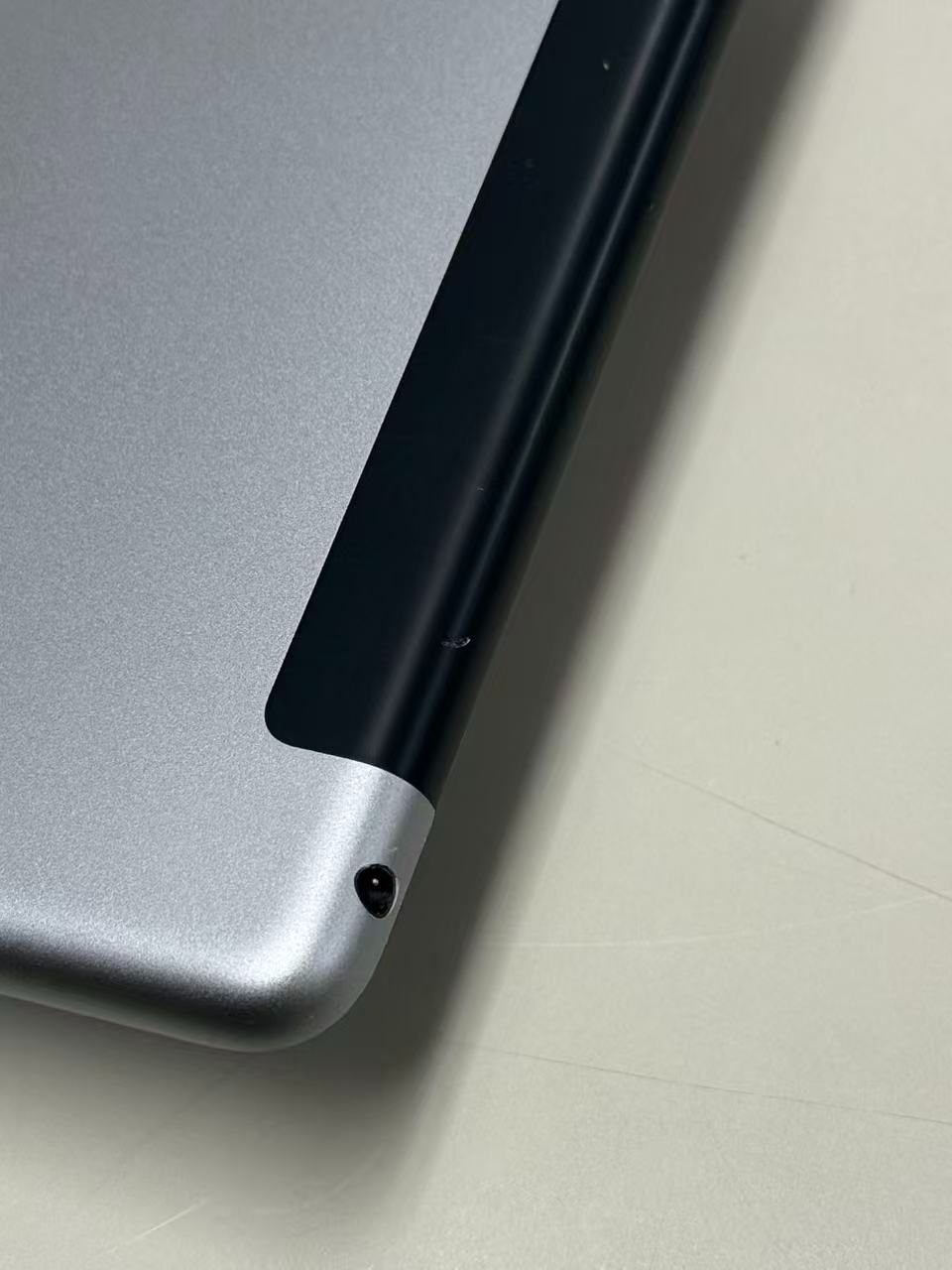 iPad 第5世代 32GB スペースグレイ 91%バッテリー - メルカリ