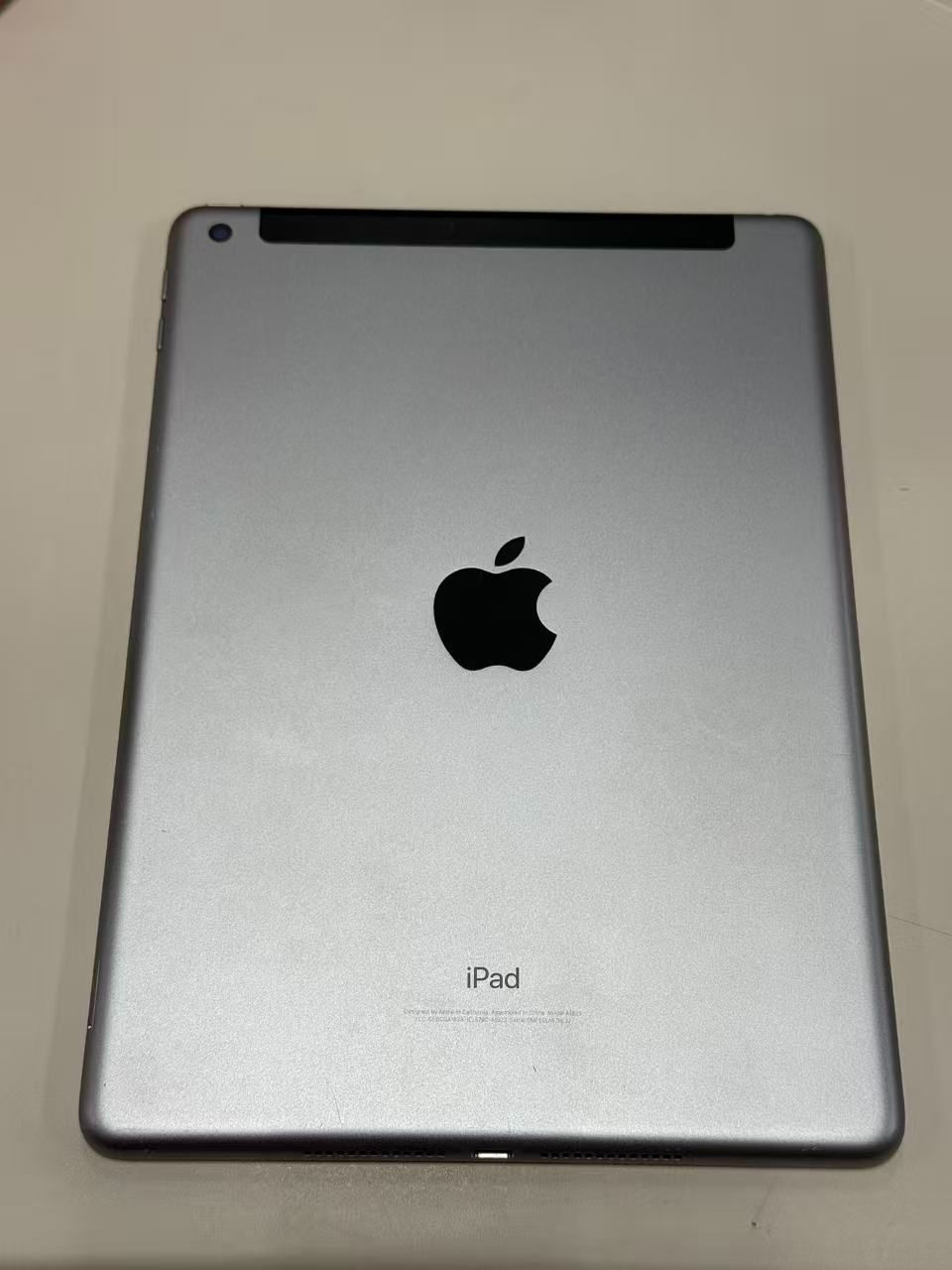 iPad 第5世代 32GB スペースグレイ 91%バッテリー - メルカリ