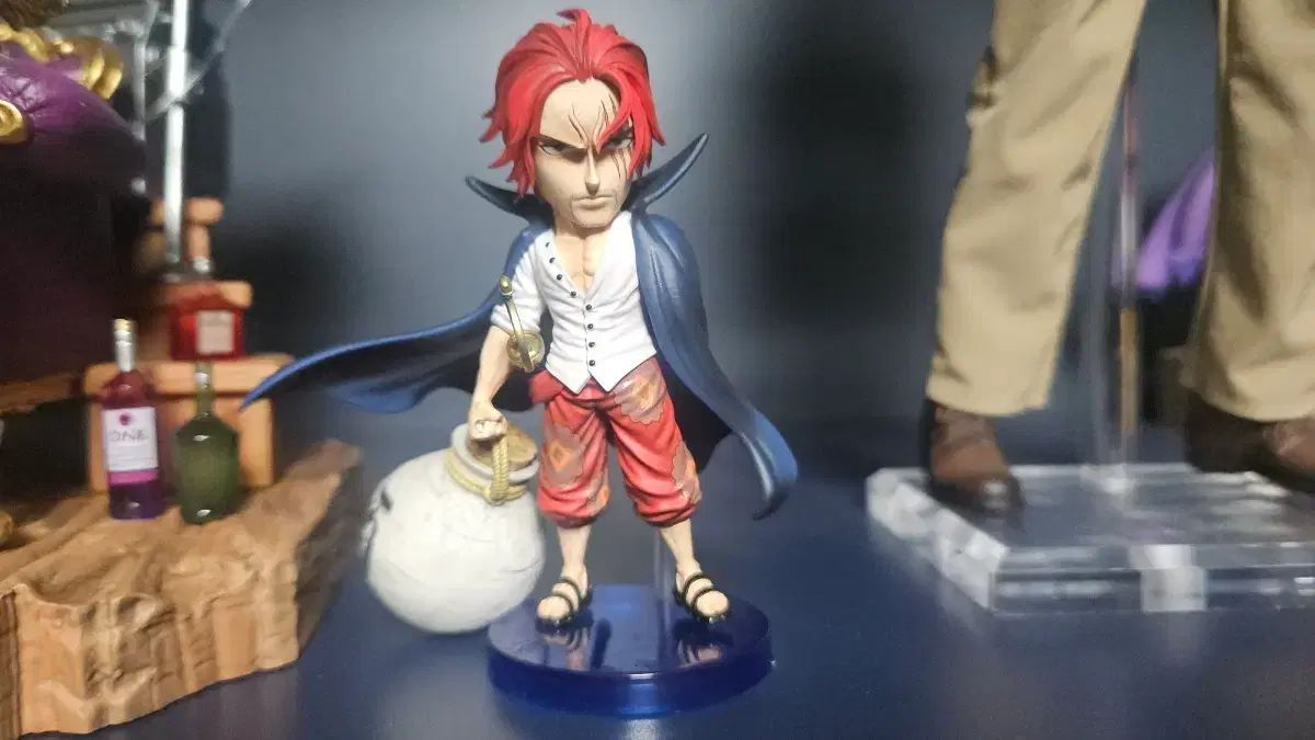 ONE PIECE シャンクス レジン ワールドコレクタブル フィギュア