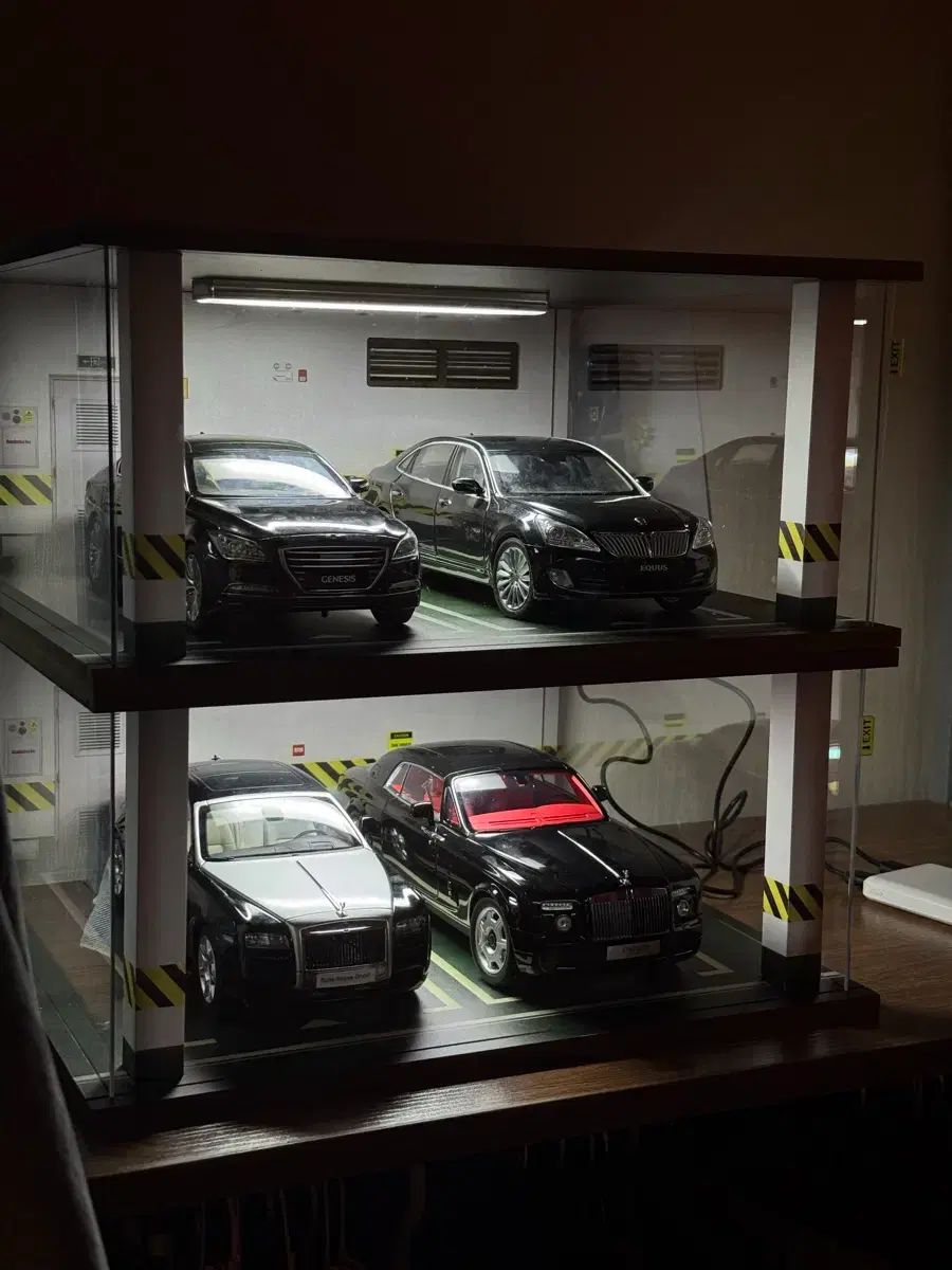 1:18 ダイキャスト 地下駐車場 ジオラマ