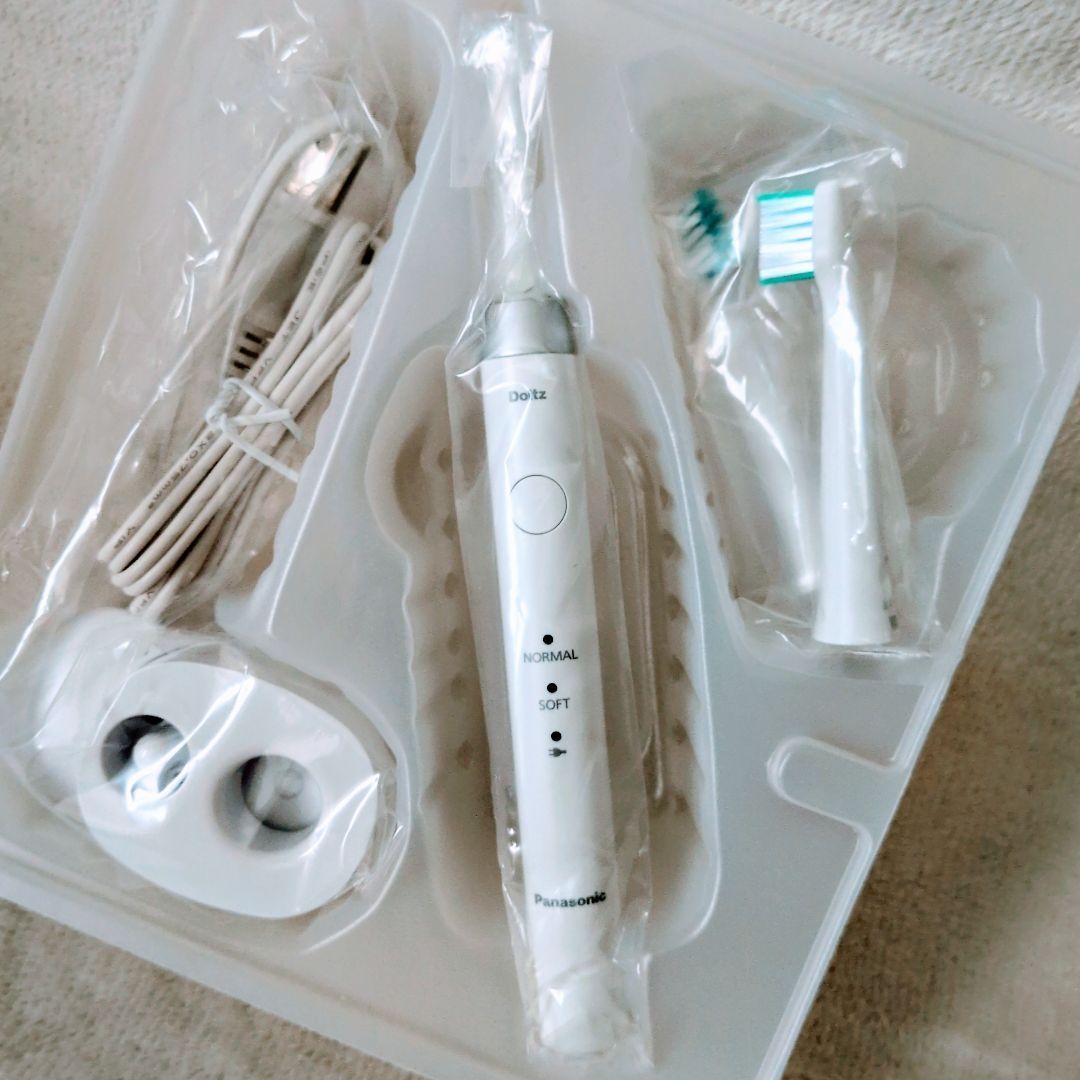 新品・未使用】パナソニック 電動歯ブラシ ドルツ スリム 白 EW-DM63-W