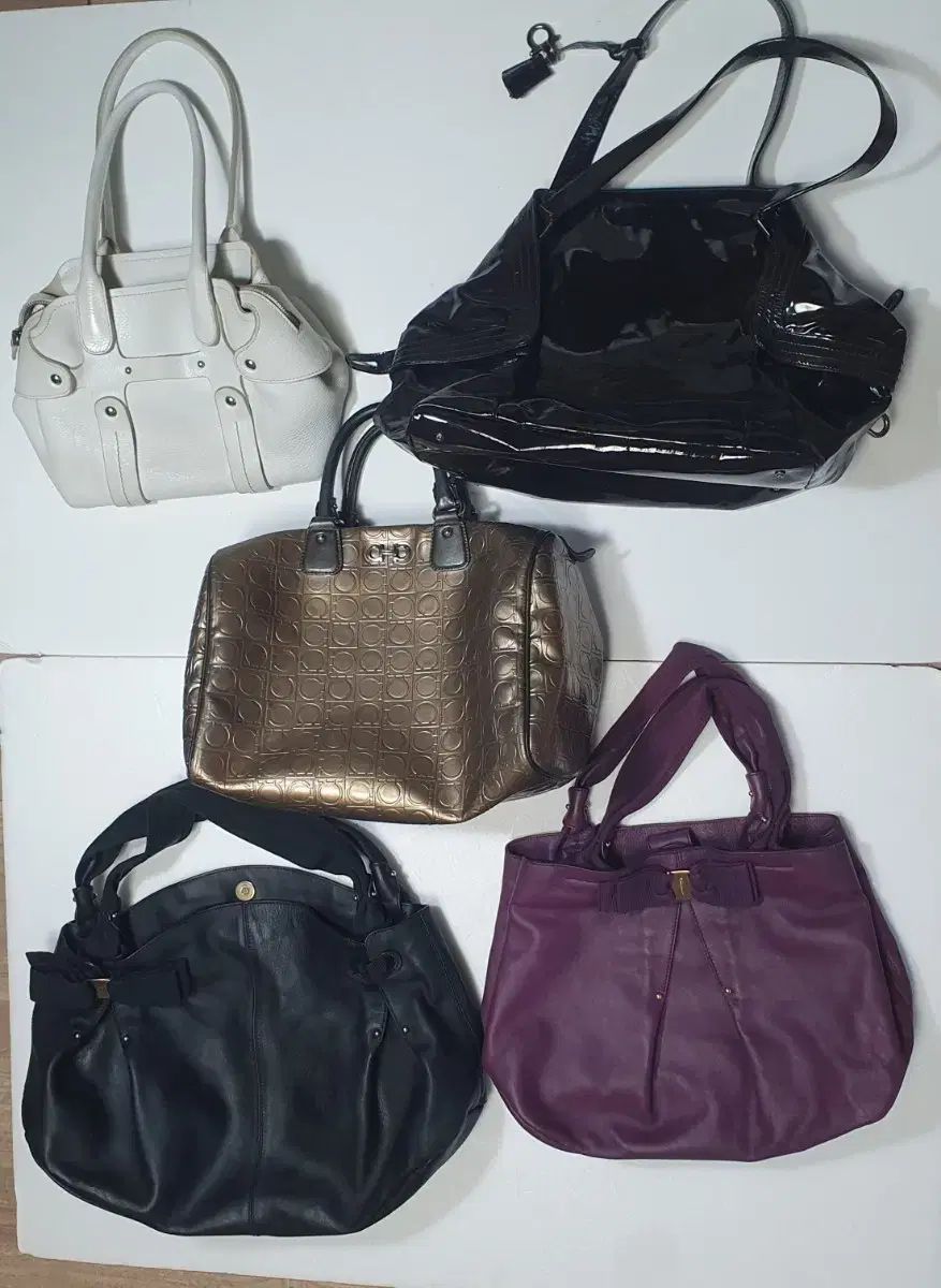 正規品 ㅡFERRAGAMO ㅡ1個あたりㅡ価格です