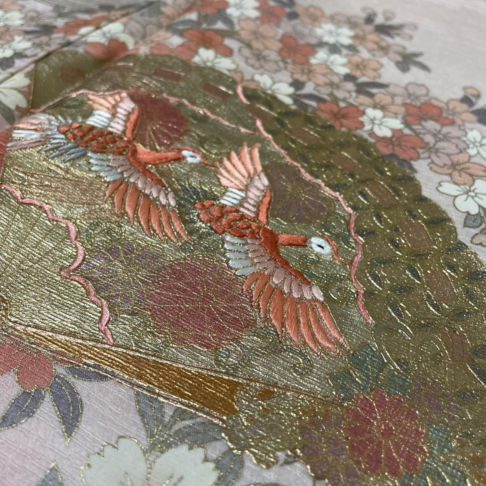 やまと誂え 付下げ 裄66 箔押しに刺繍 扇に鳳凰 美しい花模様 着物