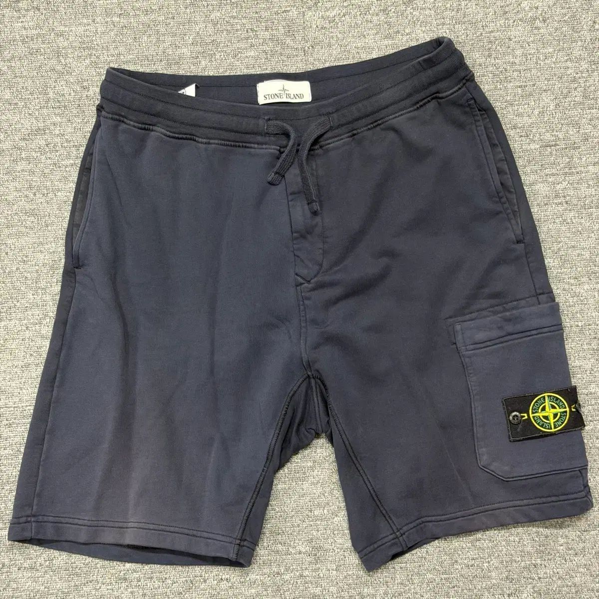 STONE ISLAND ハーフパンツ ネイビー/ L