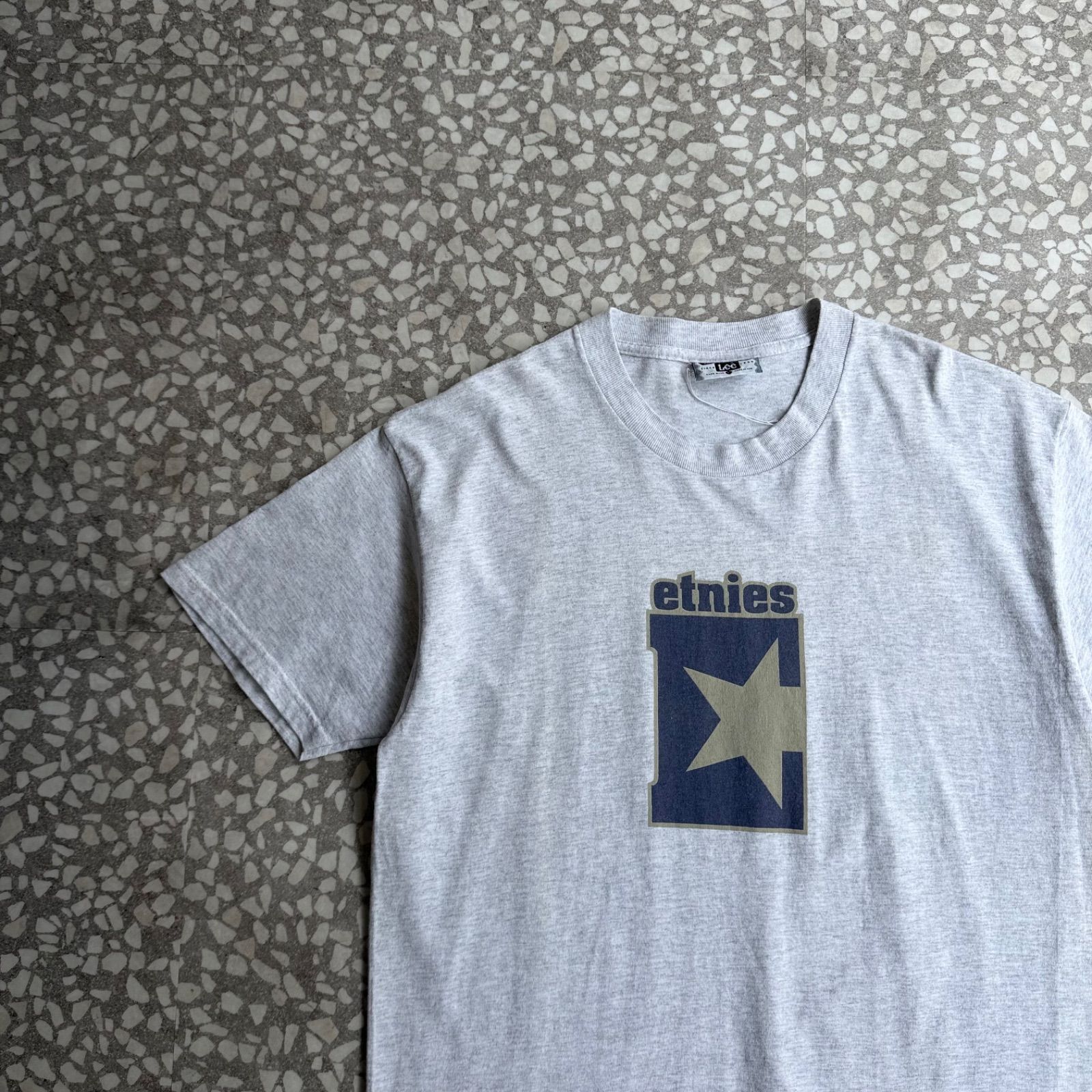 [ Archive アーカイブ Y2K ] etnies / 90’s usa製 Design T-shirt size L エトニーズ　90年代　アメリカ製　他社ブランド　センターロゴ　星　スケーター　ロック　ストリート　SK8　ユニセックス