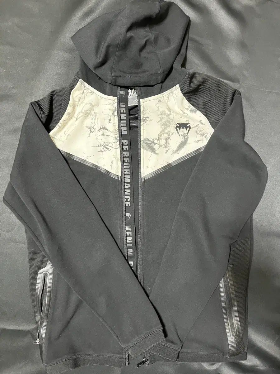 VENUM ヴェナム フードジップアップ XL