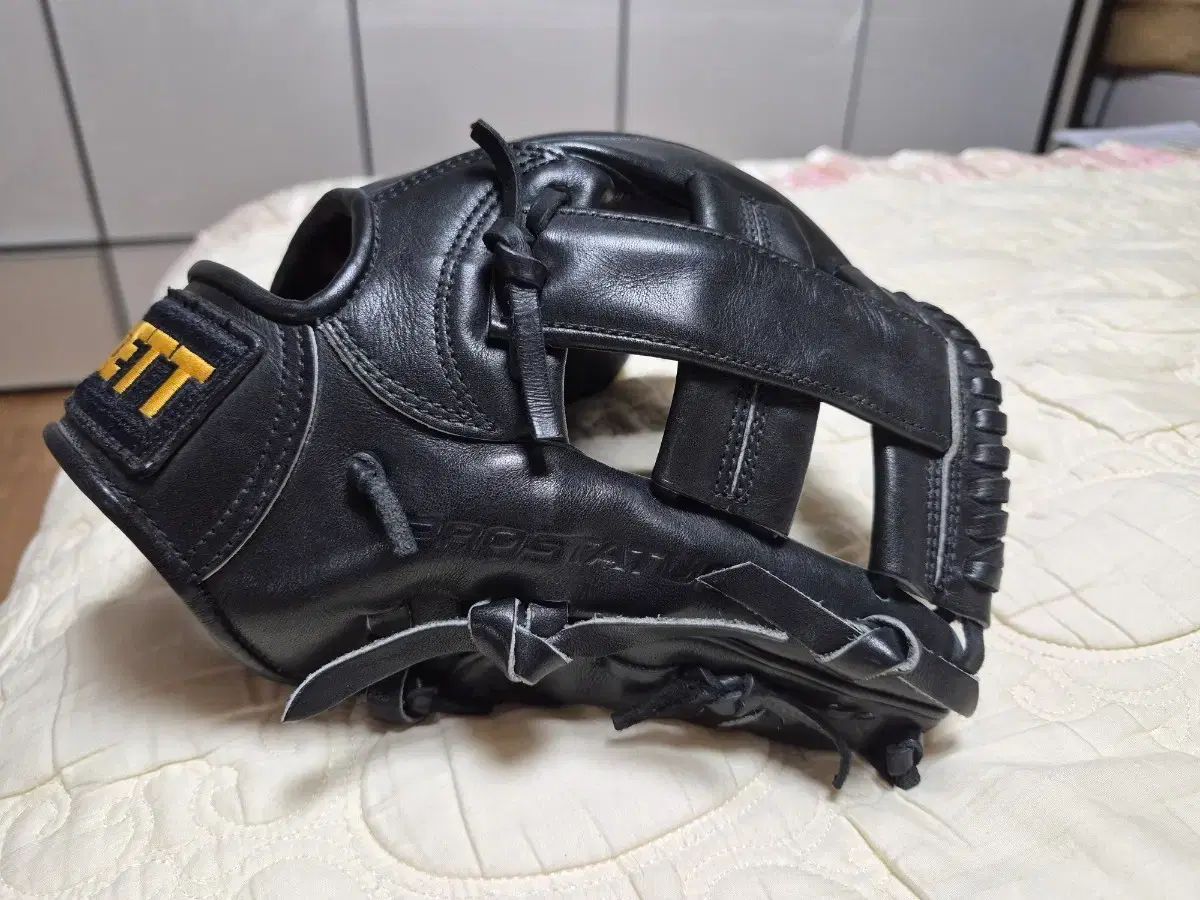 日本製 Zett プロステイタス 内野グローブ