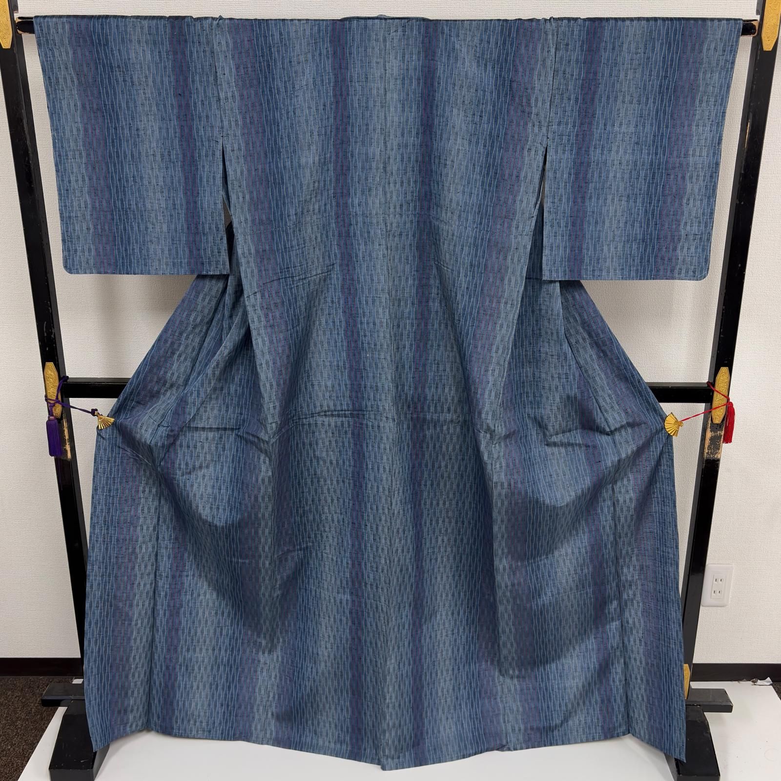 紬 単衣 よろけ縞模様 裄66 素敵な絣柄 正絹 着物 a-806 - メルカリ