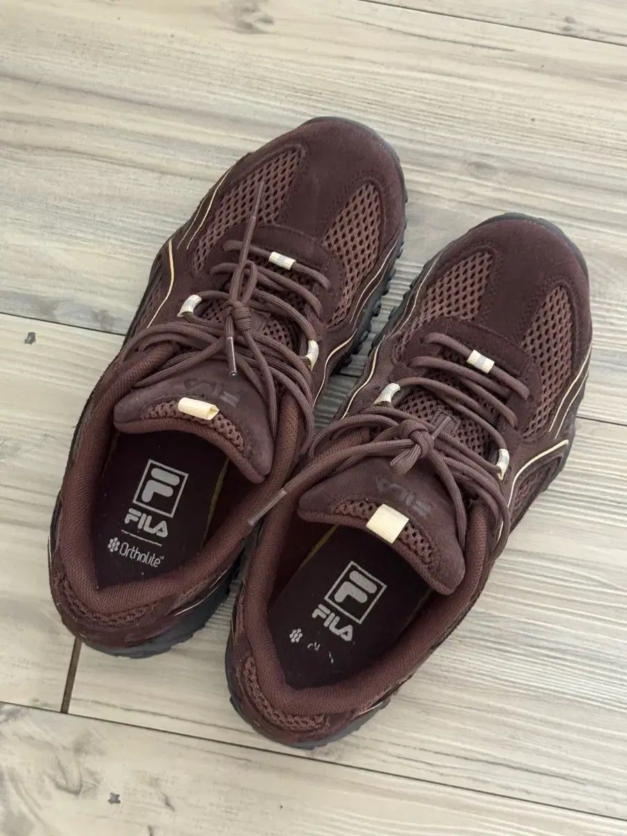 FILA フィラ エシャペ 245 チョコ