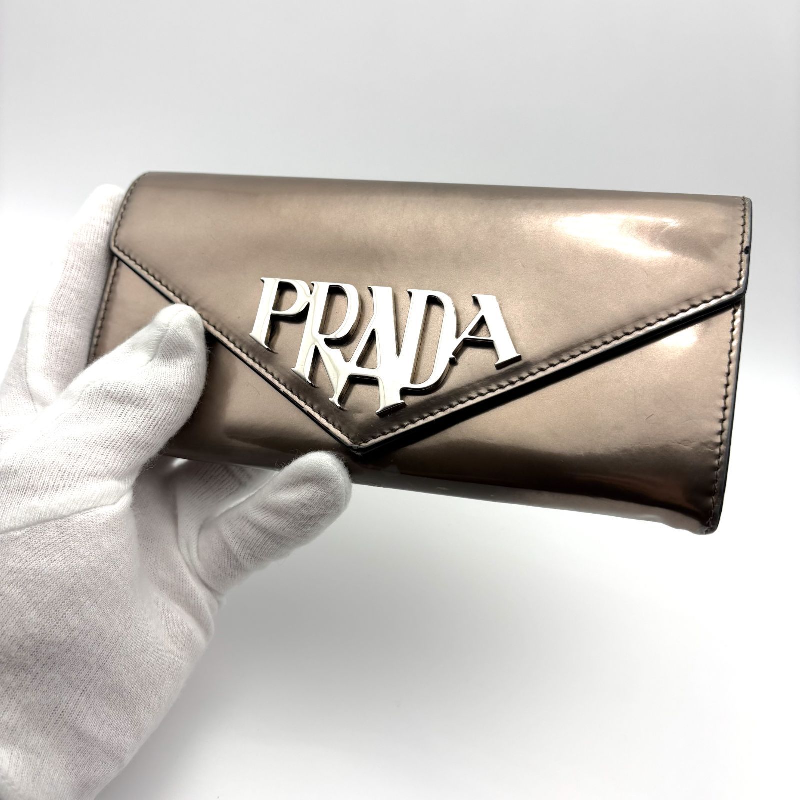 良品 】PRADA プラダ フラップ長財布 1MH037 エナメル パテントレザー