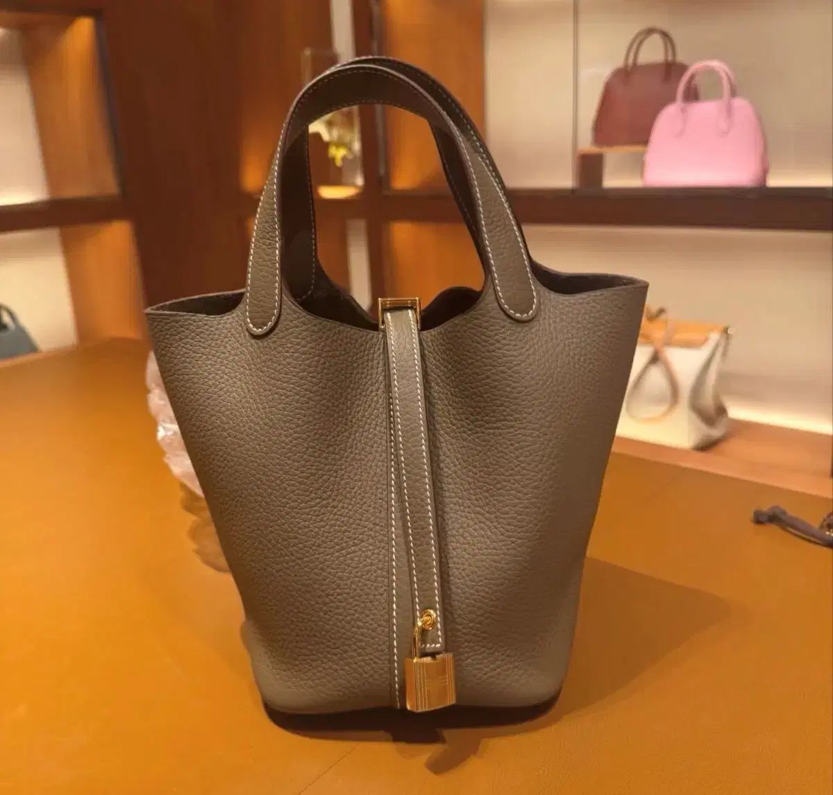 韓国国内百貨店フルセット 26年最新 Hermes ピコタン 18 エトープ ゴールド G刻印 576,423円