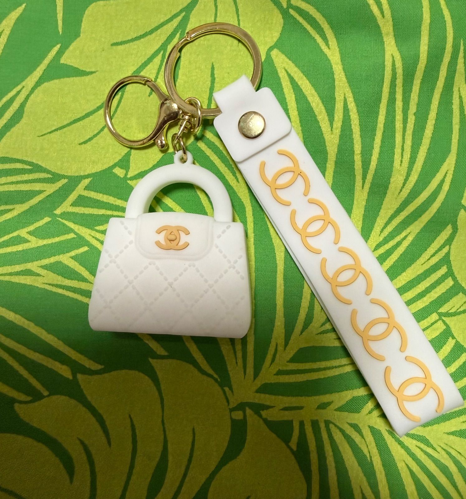 CHANEL キーホルダー バッグチャーム ノベルティ ブラック - メルカリ