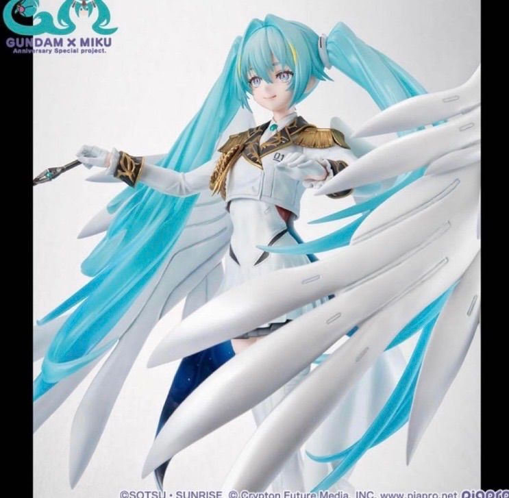 未開封 Lucrea 機動戦士ガンダム45周年×初音ミク 初音ミク×ウイング