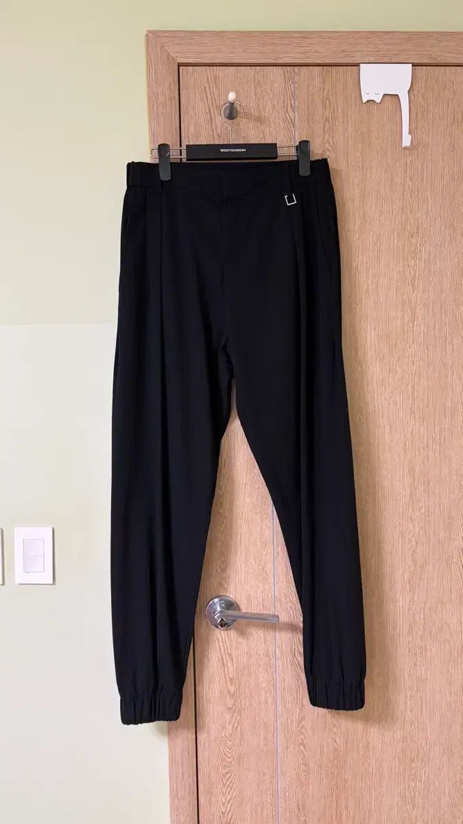 WOOYOUNGMI ウーヨンミ 22ss ブラック ジョガー スラックス 出品