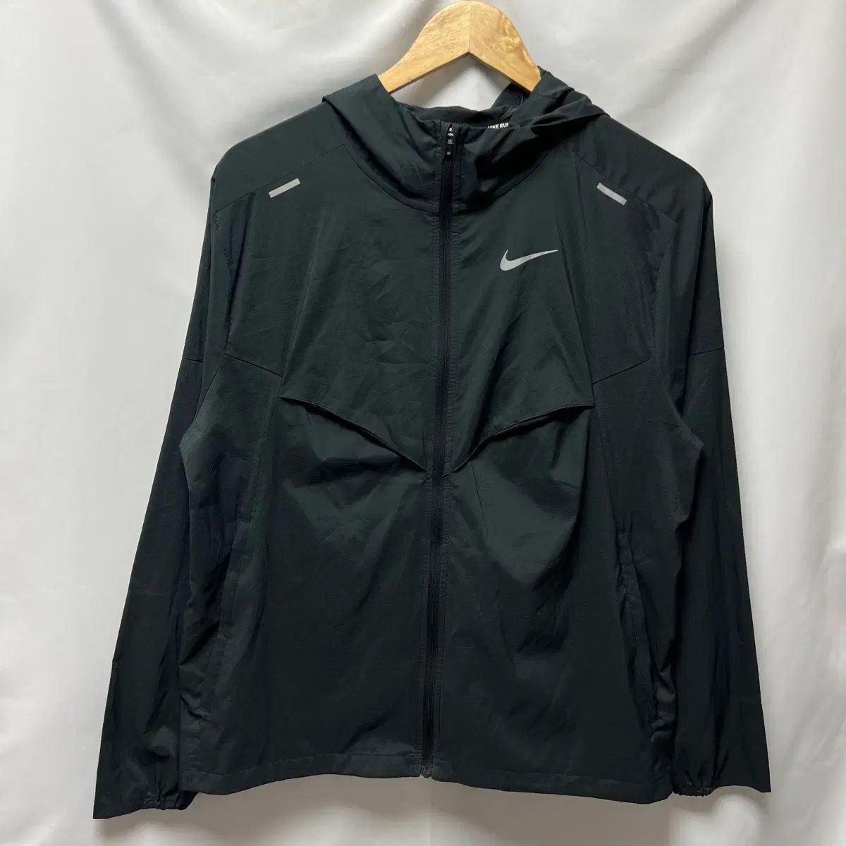 正規品/L NIKE（ナイキ） リー（LEE） レペル（REPEL） UV ウィンドランナー（WINDRUNNER） ランニング（RUNNING） ブラック（BLACK） ウィンドブレーカー（WIND BREAKER）
