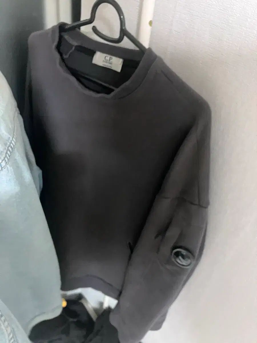 C.P. COMPANY シーピーカンパニー 正規品 ブラック スウェット 出品