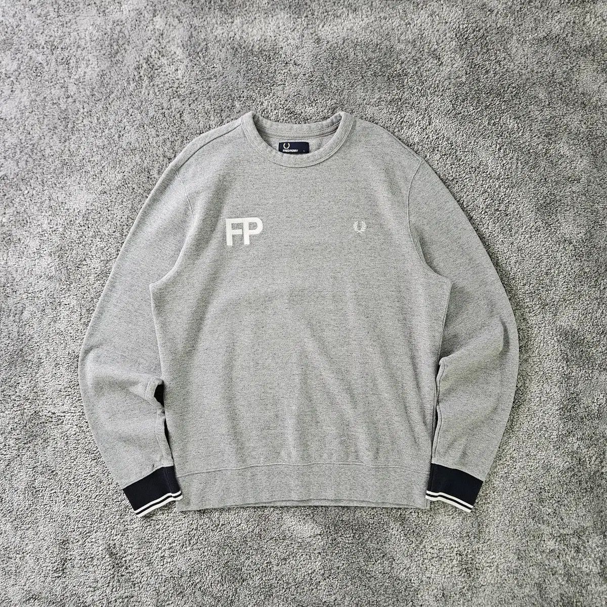 FRED PERRY スウェット