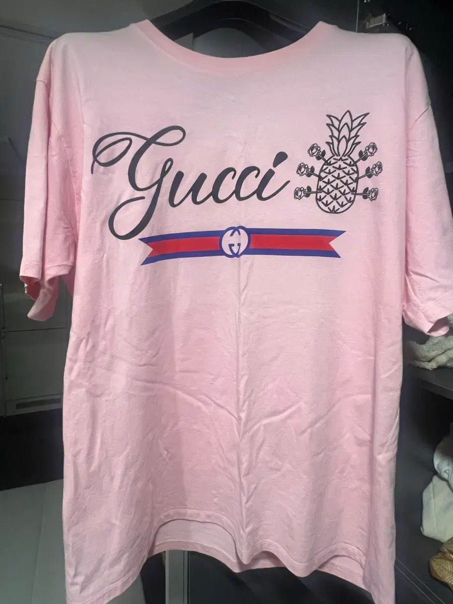 グッチ パイナップル ピンク Tシャツ