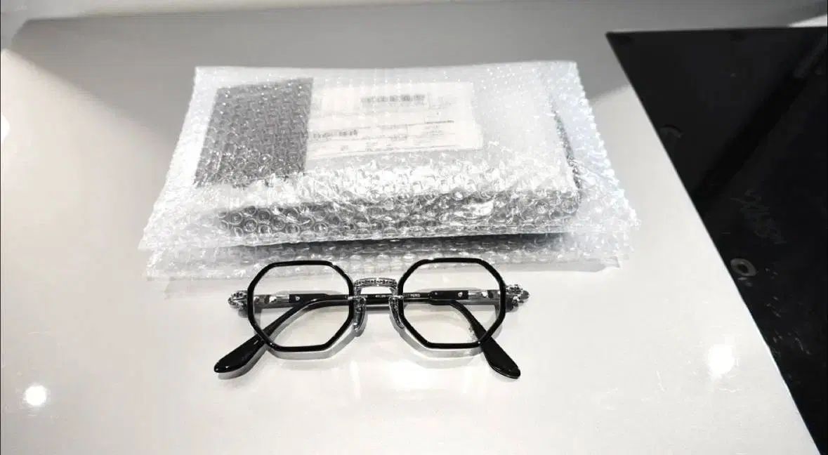 CHROME HEARTS クロムハーツ TATTERS 태터스 ブラック/シルバー メガネ 103,313円