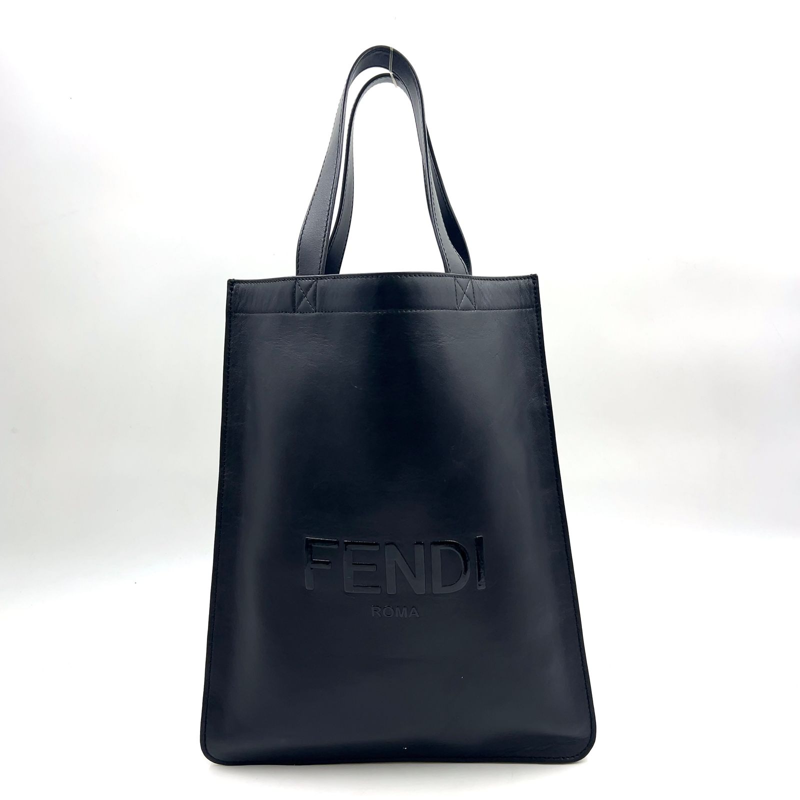 新着】FENDI ロゴ フラット カーフスキン ブラック トートバッグ