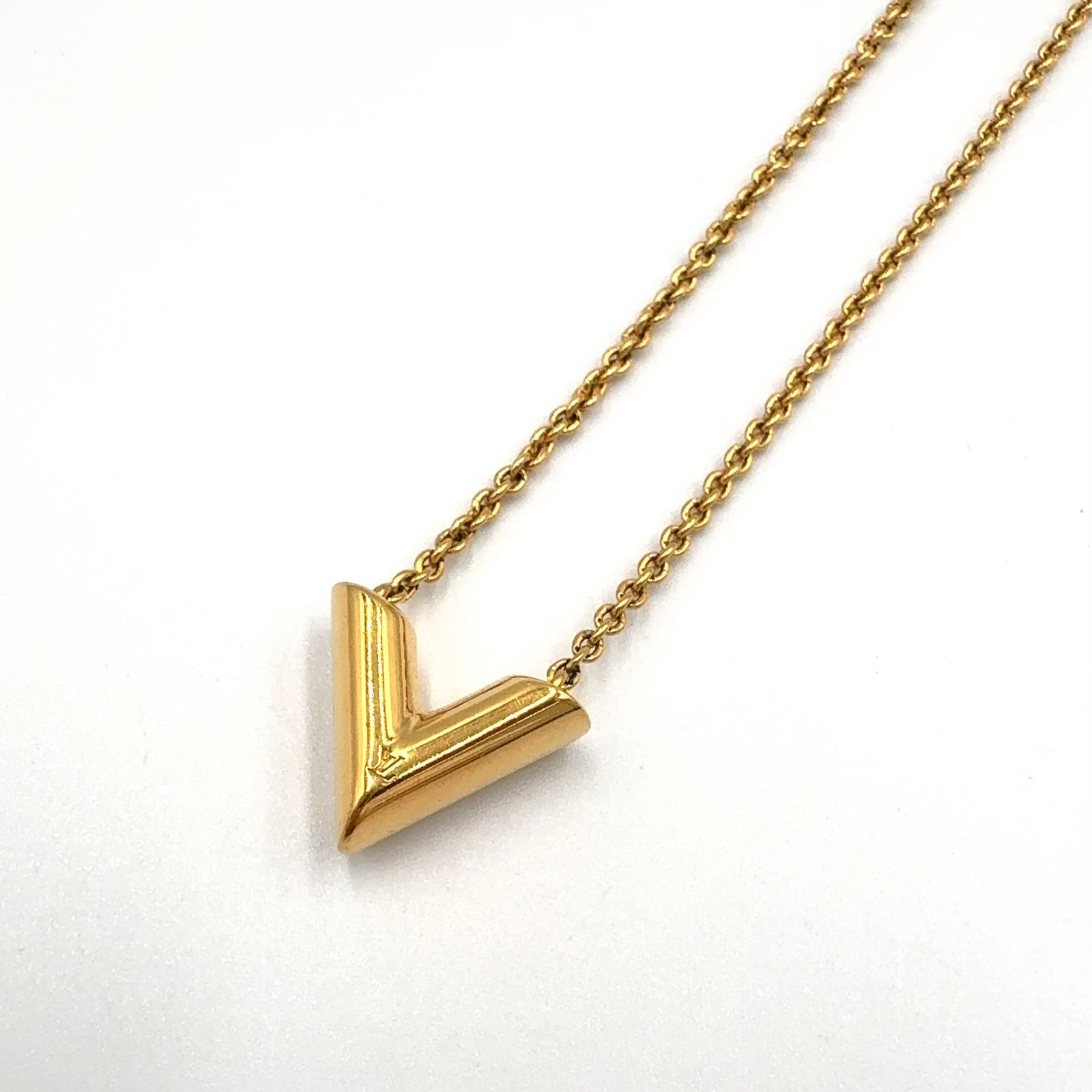 新着】LOUIS VUITTON エセンシャルV メタル ゴールド ネックレス