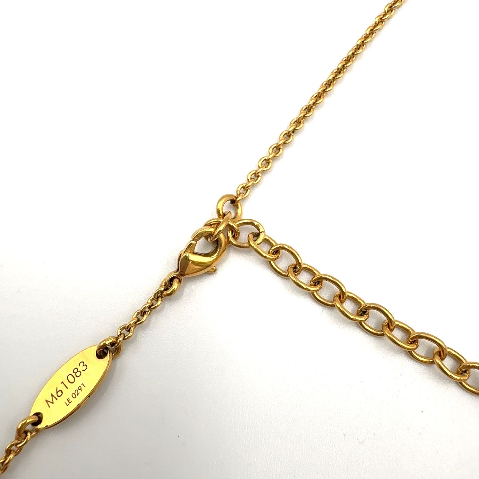 新着】LOUIS VUITTON エセンシャルV メタル ゴールド ネックレス