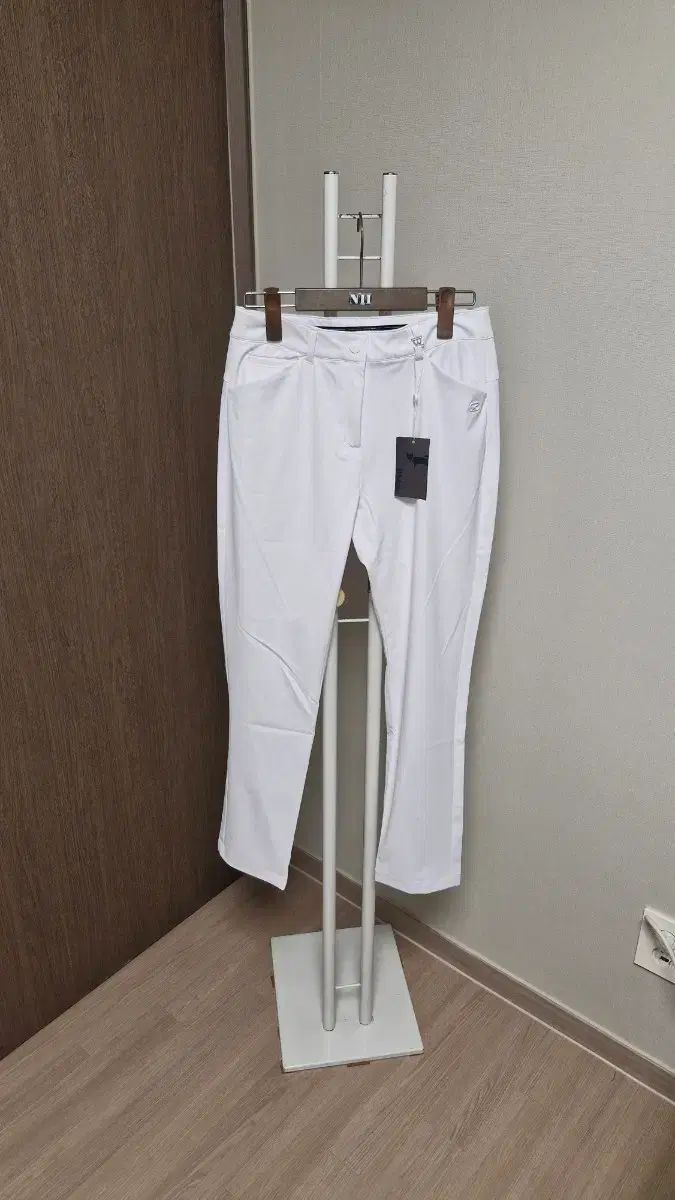 新品 ウールシー 白冷感ゴルフパンツ (27)