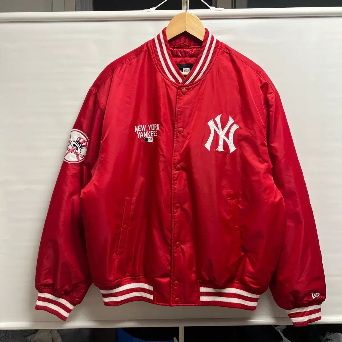 正規品/105 ニューヨーク・ヤンキース ニューエラ 24FW レッド スタジャン