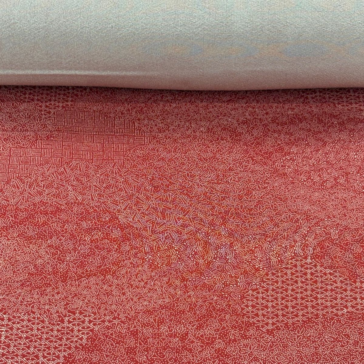 反物 秀品 江戸小紋 落款有 寄せ柄 赤 正絹 【中古】 反物 秀品 江戸小紋 落款有 寄せ柄 赤 正絹 【中古】