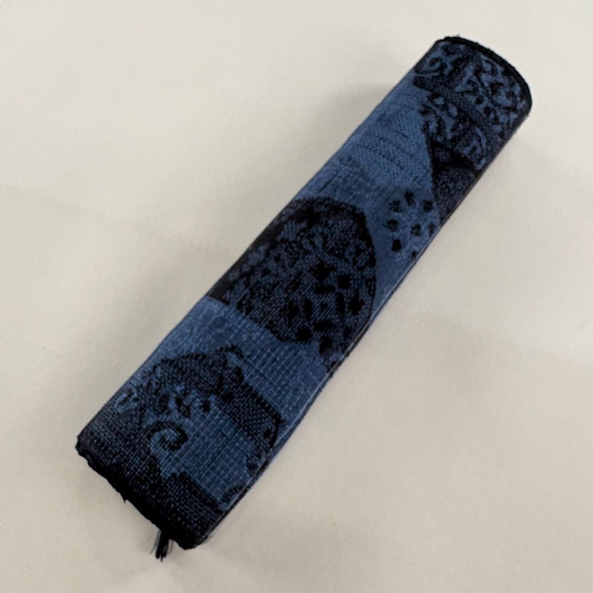 反物 秀品 紬 草花 幾何学 藍色 正絹 【中古】 反物 秀品 紬 草花 幾何学 藍色 正絹 【中古】