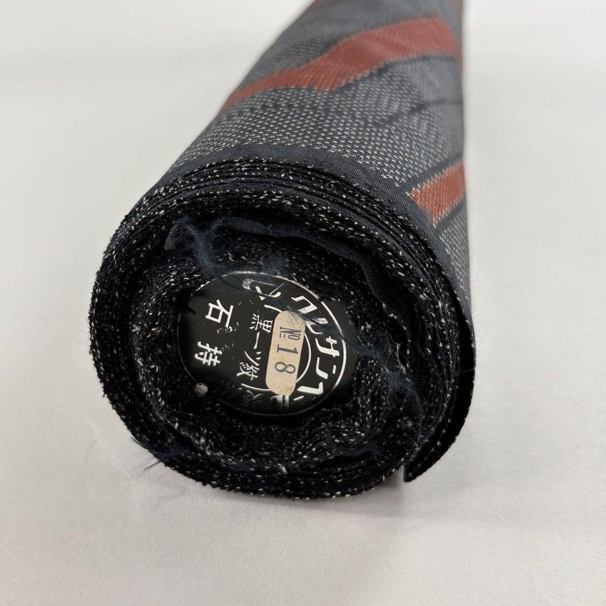 反物 秀品 紬 菱 幾何学 黒灰 正絹 【中古】