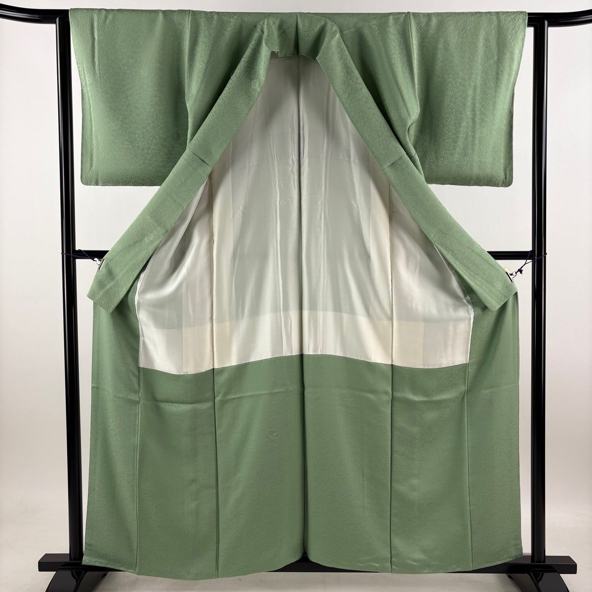【美品】 色無地 身丈159cm 裄丈63cm S 袷 地紋 薄緑 正絹 秀品 【中古】