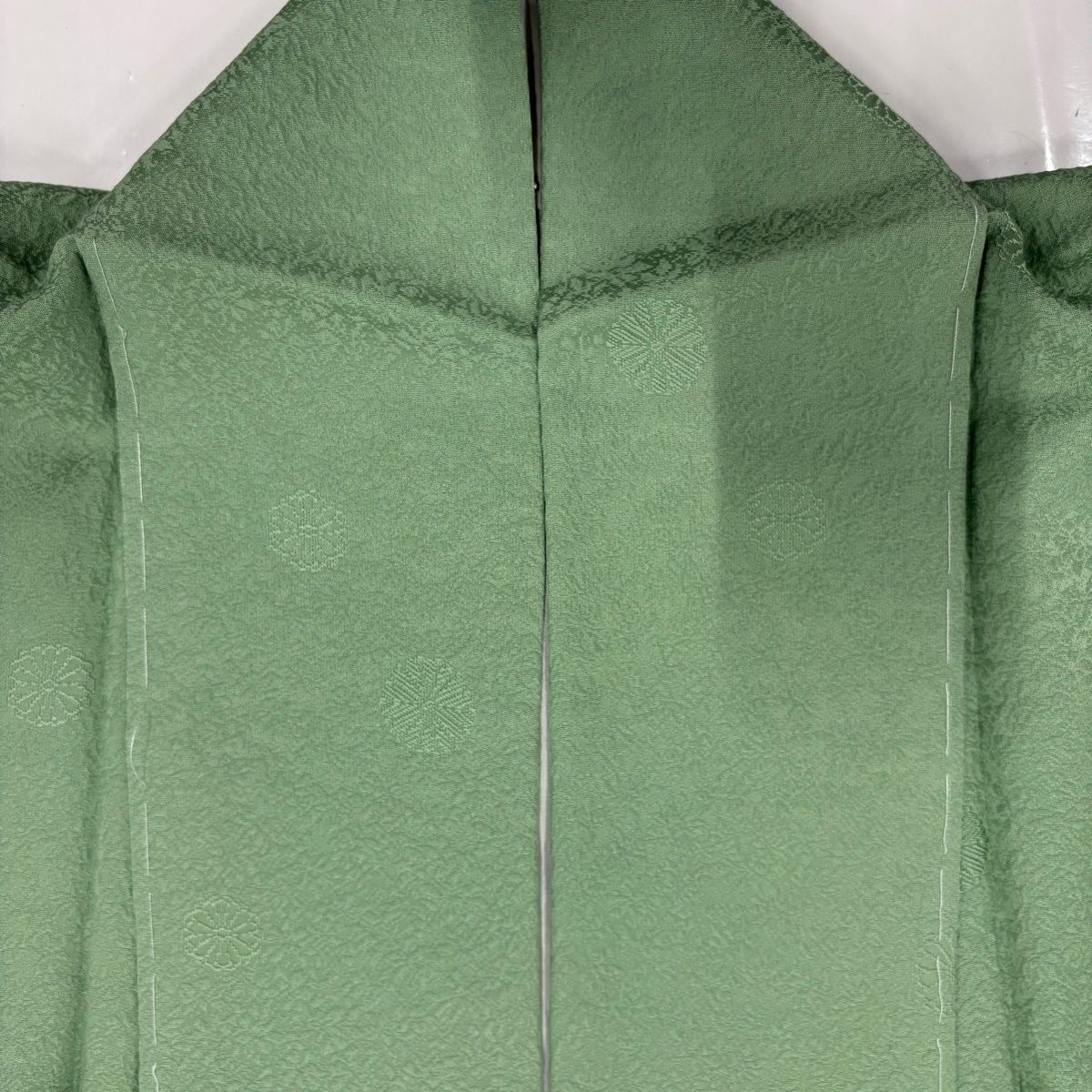 【美品】 色無地 身丈159cm 裄丈63cm S 袷 地紋 薄緑 正絹 秀品 【中古】