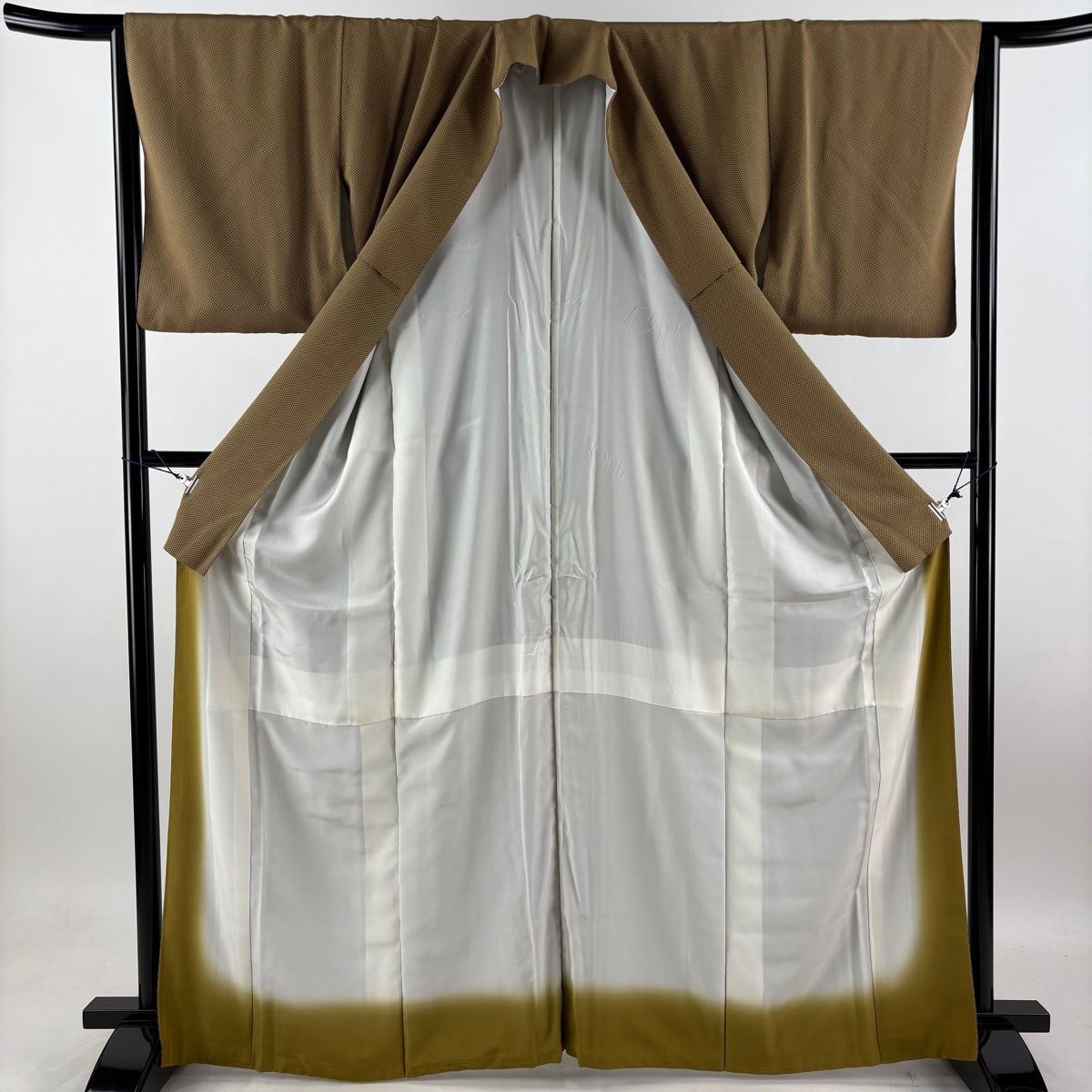 【美品】 小紋 身丈166cm 裄丈63.5cm S 袷 五嶋敏太郎 落款 鱗 茶色 正絹 秀品 【中古】