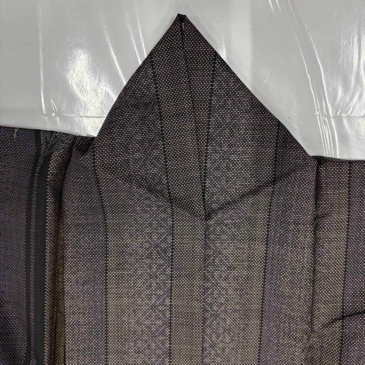 【美品】 紬 身丈161.5cm 裄丈64cm M 袷 竹 縞 茶紫 正絹 秀品 【中古】 【美品】 紬 身丈161.5cm 裄丈64cm M 袷 竹 縞 茶紫 正絹 秀品 【中古】