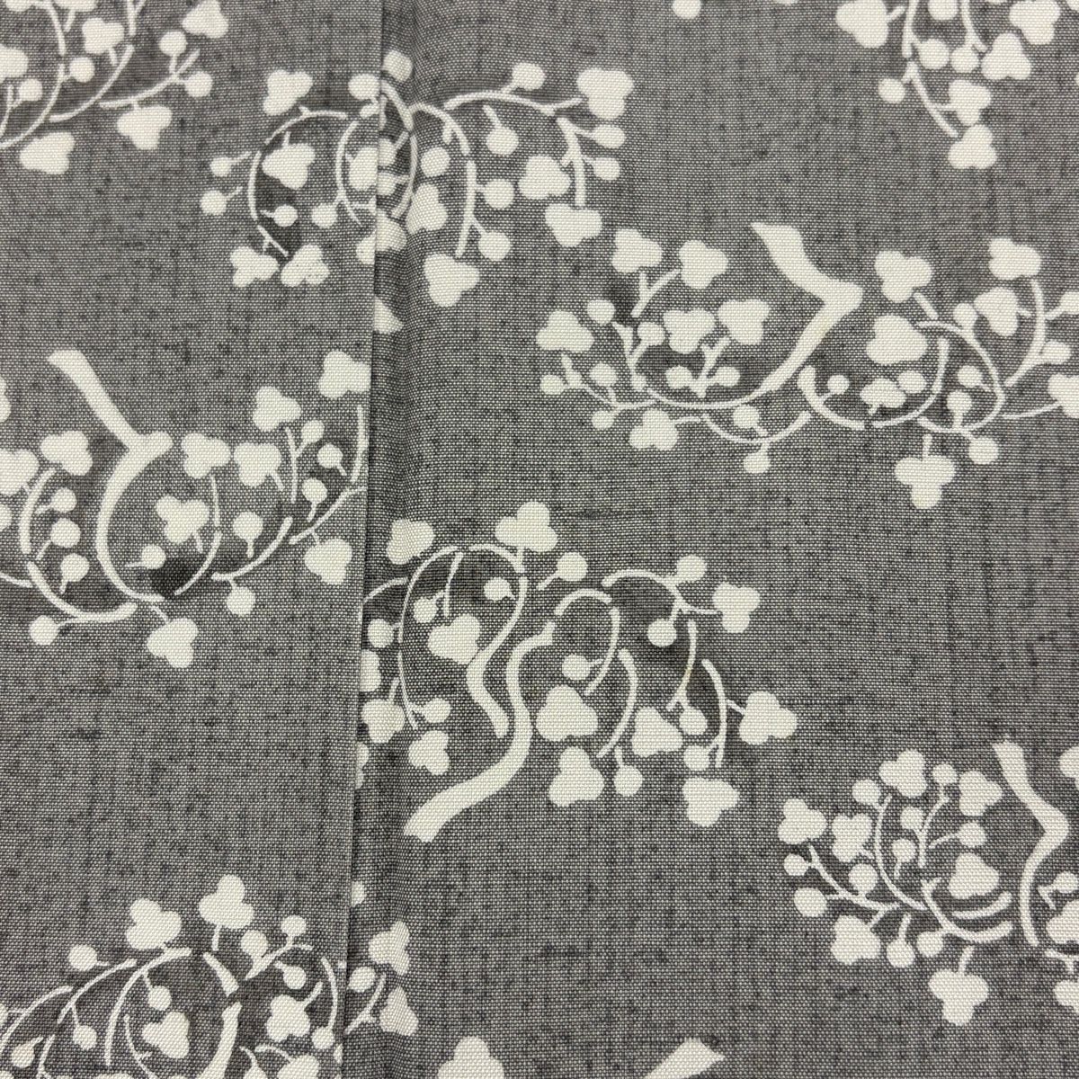 【美品】 小紋 身丈165cm 裄丈65.5cm M 袷 紬地 草花 灰色 正絹 秀品 【中古】