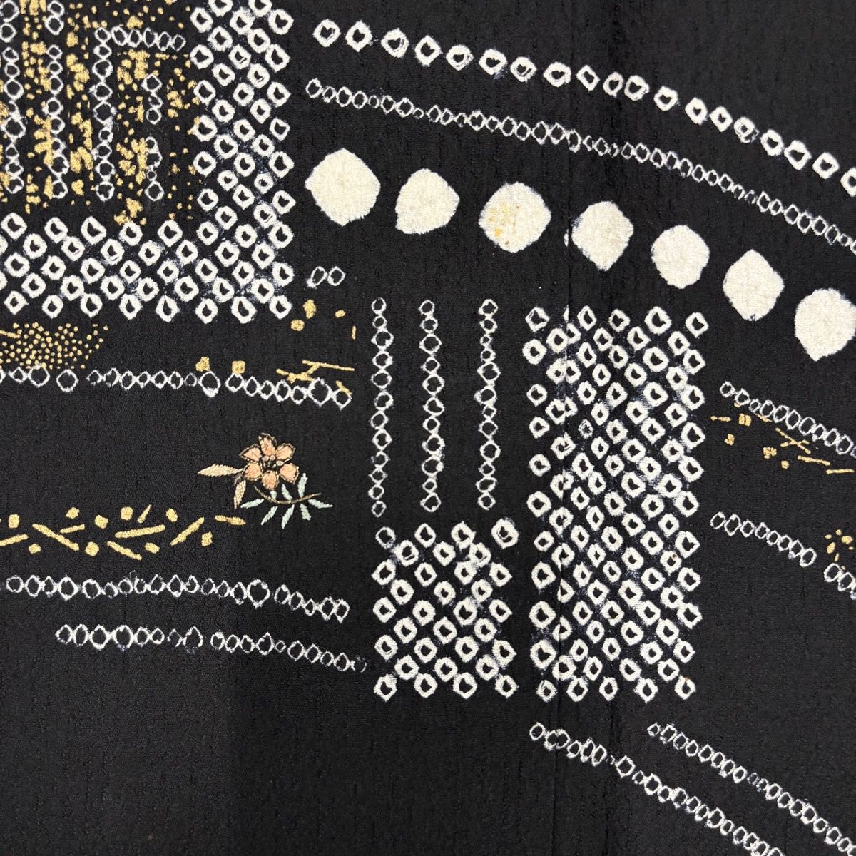 訪問着 身丈161cm 裄丈67cm M 袷 草花 波 金彩 刺繍 黒 正絹 秀品 【中古】