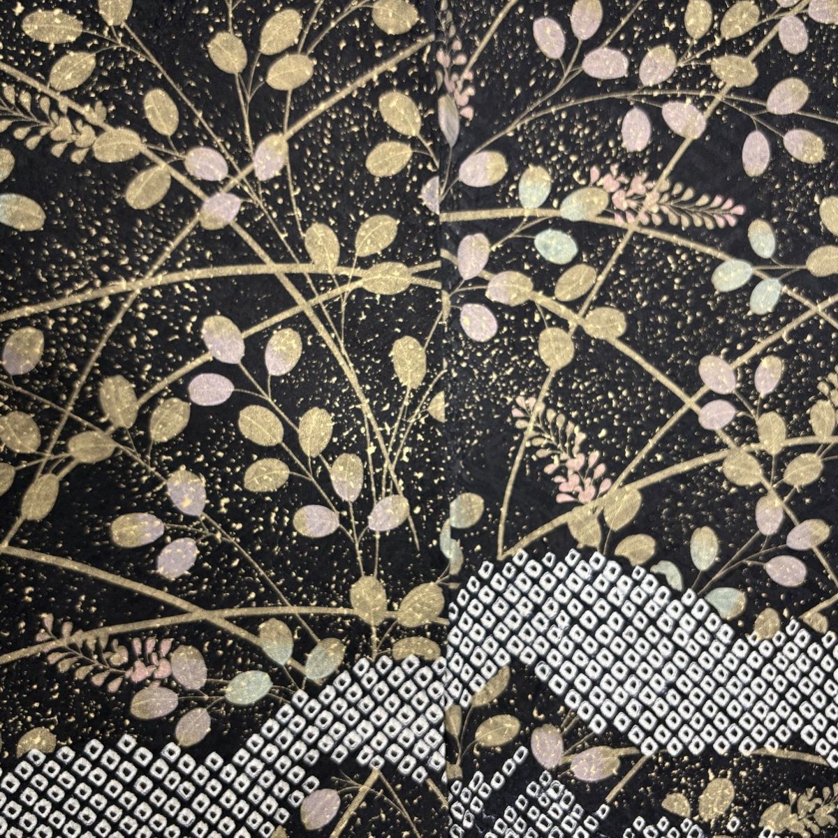 訪問着 身丈162cm 裄丈66cm M 袷 萩 桧垣 刺繍 絞り 黒 正絹 秀品 【中古】