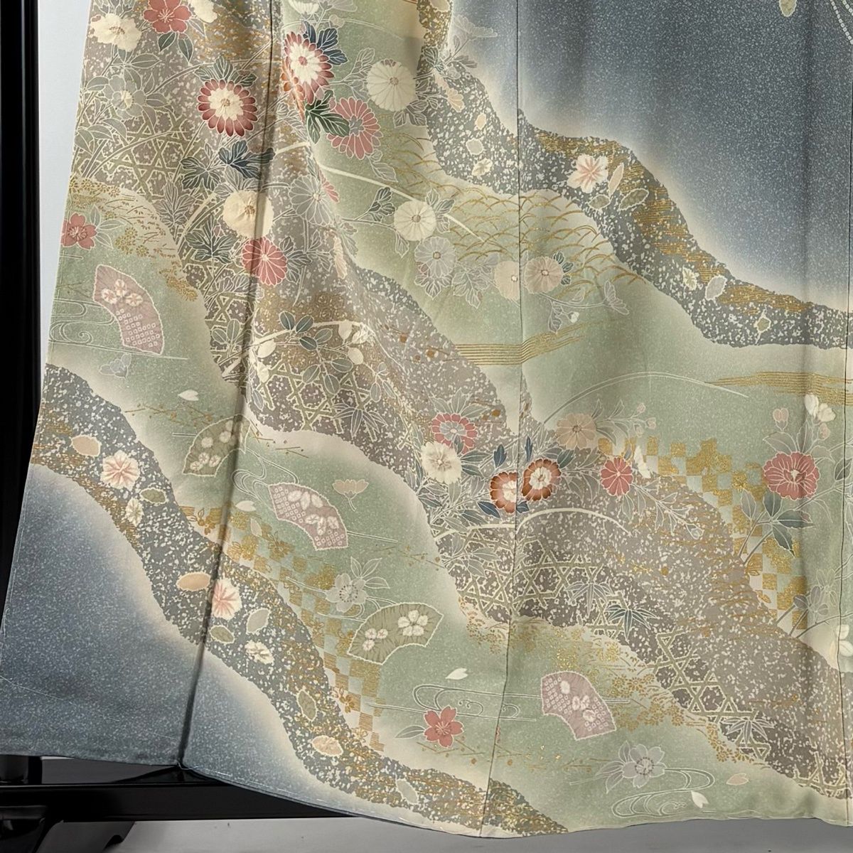 訪問着 身丈159cm 裄丈65cm M 袷 菊 霞 金彩 ぼかし 青灰色 正絹 秀品 【中古】 訪問着 身丈159cm 裄丈65cm M 袷 菊 霞 金彩 ぼかし 青灰色 正絹 秀品 【中古】